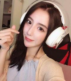 tvs1 新闻女主播,风采独具，传递正能量